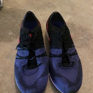 Nike fly knit trainer